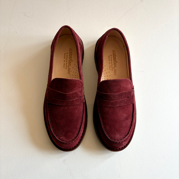 Suede Loafer, Wine