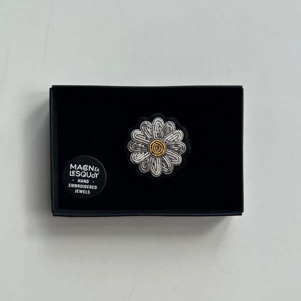 Daisy Pin