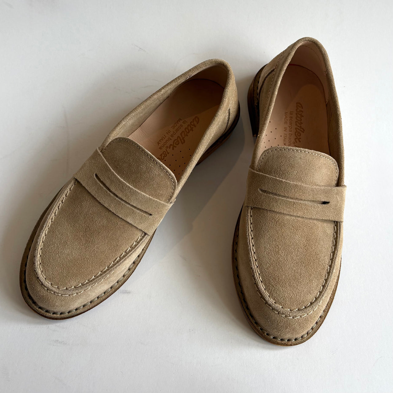 Suede Loafer, Barley