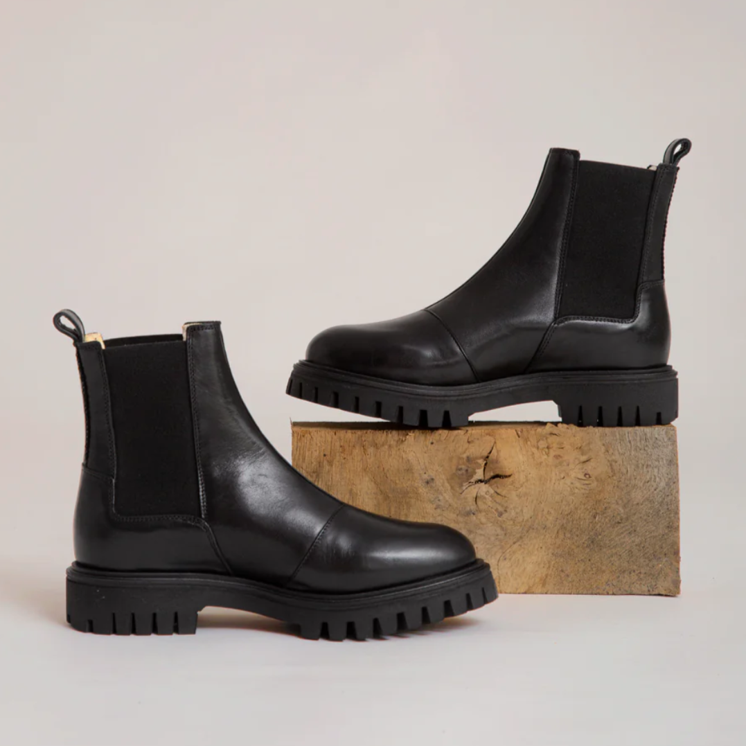 Milan Chelsea Boot, Black