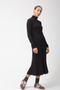 Outline T-Neck, Black
