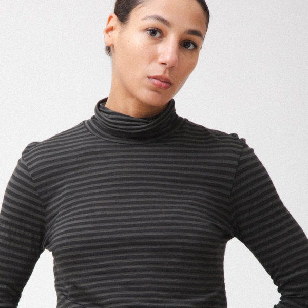 Outline T-Neck, Olive